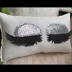 Decorative Eyelash Pillow!!
